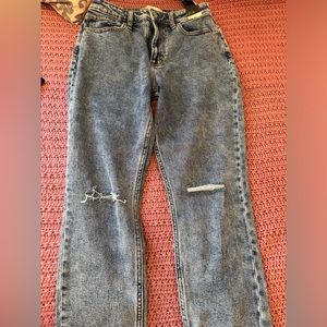 NWOT- Abercrombie & Fitch Curve Love Mom Jean High Rise
